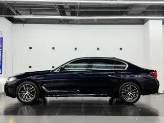 BMW 5 Series 2022 Segundo cambio 525Li M Conjunto deportivo exterior foto 3 BMW 5 Series 2022 Segundo cambio 525Li M Conjunto deportivo exterior foto 3