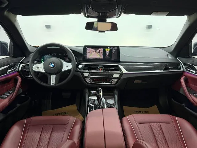 BMW 5 Series 2022 Segundo cambio 525Li M Conjunto deportivo interior foto 8 BMW 5 Series 2022 Segundo cambio 525Li M Conjunto deportivo interior foto 8
