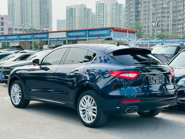 Maserati Levante 2019 3.0T Premium Blue Global Limited Edition Country VI exterior photo 6 Maserati Levante 2019 3.0T Premium Blue Global Limited Edition Country VI exterior photo 6