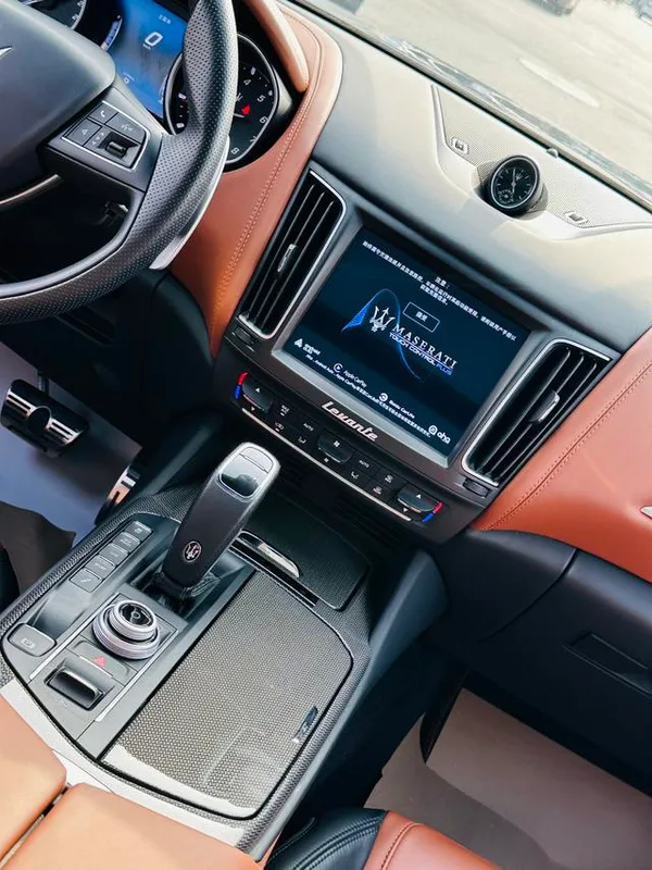 Maserati Levante 2019 3.0T Premium Blue Global Limited Edition Country VI interior photo 19 Maserati Levante 2019 3.0T Premium Blue Global Limited Edition Country VI interior photo 19