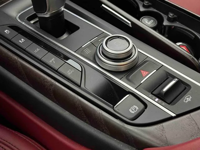 Maserati Levante 2016 3.0T Levante interior photo 14 Maserati Levante 2016 3.0T Levante interior photo 14