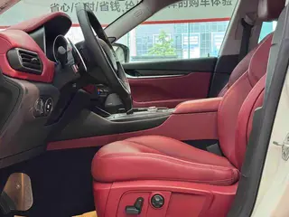 Maserati Levante 2016 3.0T Levante interior photo 15 Maserati Levante 2016 3.0T Levante interior photo 15