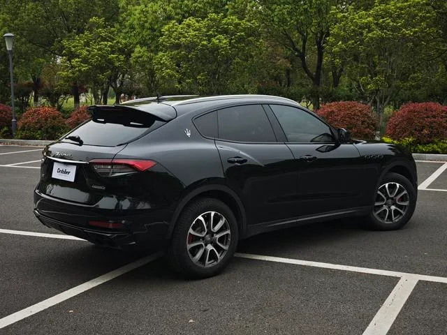 Maserati Levante 2016 3.0T Levante exterior foto 5 Maserati Levante 2016 3.0T Levante exterior foto 5