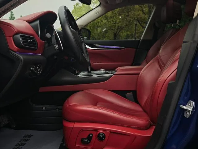 Maserati Levante 2016 3.0T Levante interior foto 13 Maserati Levante 2016 3.0T Levante interior foto 13