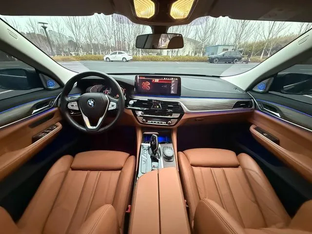 BMW 6 Series GT 2022 630i Ensemble de design de luxe extérieur photo 4 BMW 6 Series GT 2022 630i Ensemble de design de luxe extérieur photo 4