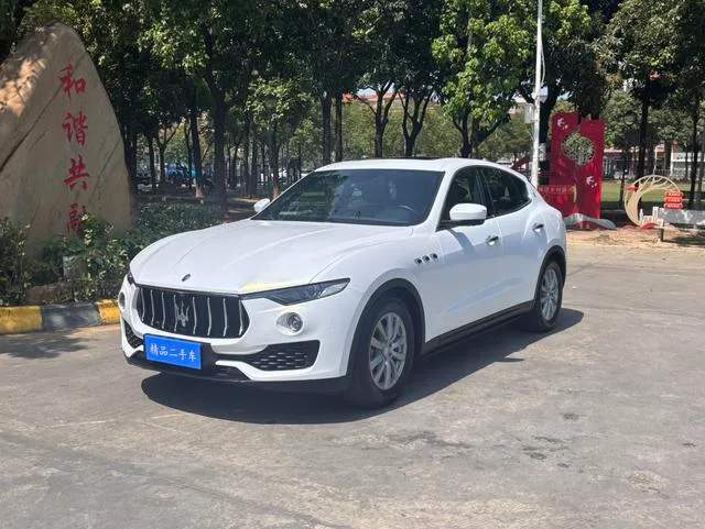 Maserati Levante 2018 3.0T Classic Edition exterior photo 1 Maserati Levante 2018 3.0T Classic Edition exterior photo 1