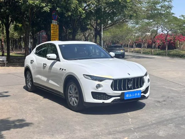 Maserati Levante 2018 3.0T Classic Edition exterior photo 2 Maserati Levante 2018 3.0T Classic Edition exterior photo 2