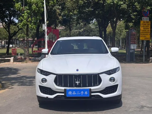 Maserati Levante 2018 3.0T Classic Edition exterior photo 3 Maserati Levante 2018 3.0T Classic Edition exterior photo 3