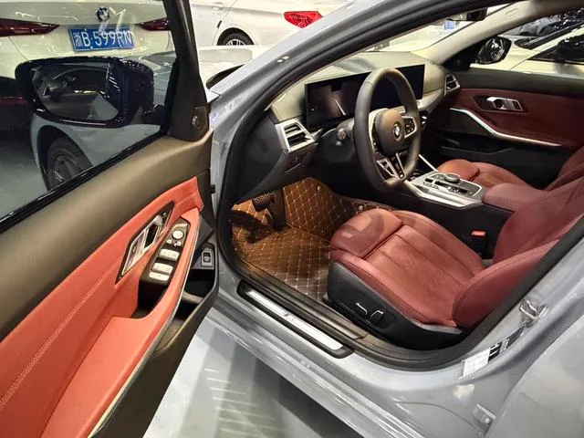 BMW 3 Series 2025 330Li M Sports Night Suit interior photo 15 BMW 3 Series 2025 330Li M Sports Night Suit interior photo 15