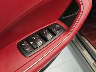 Maserati Levante 2016 3.0T Levante interior photo 11 Maserati Levante 2016 3.0T Levante interior photo 11
