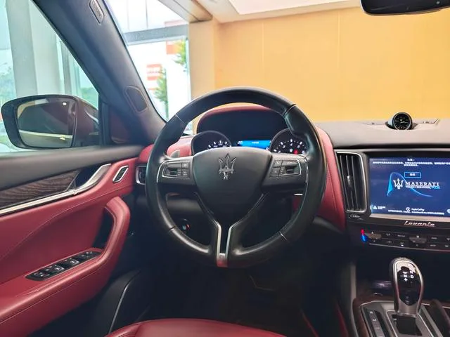Maserati Levante 2016 3.0T Levante interior photo 17 Maserati Levante 2016 3.0T Levante interior photo 17