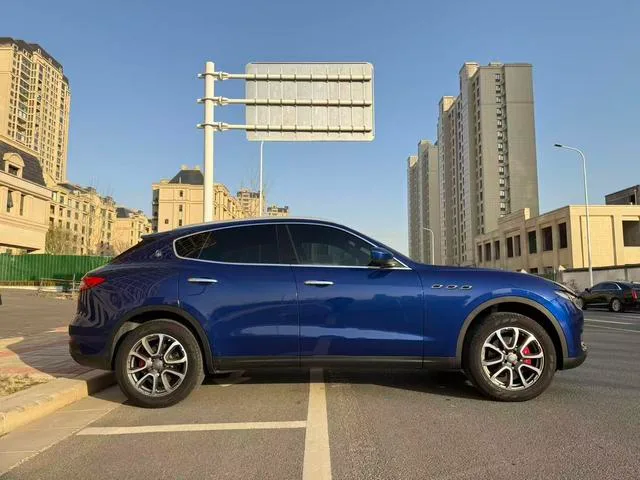 Maserati Levante 2016 3.0T Levante exterior photo 7 Maserati Levante 2016 3.0T Levante exterior photo 7
