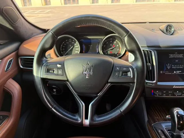 Maserati Levante 2016 3.0T Levante interior photo 11 Maserati Levante 2016 3.0T Levante interior photo 11