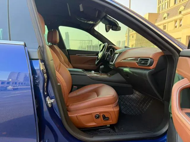 Maserati Levante 2016 3.0T Levante interior photo 13 Maserati Levante 2016 3.0T Levante interior photo 13