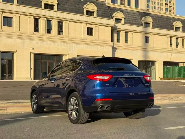 Maserati Levante 2016 3.0T Levante interior photo 16 Maserati Levante 2016 3.0T Levante interior photo 16