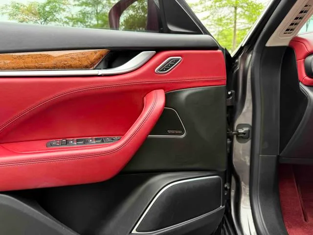 Maserati Levante 2016 3.0T Levante interior photo 13 Maserati Levante 2016 3.0T Levante interior photo 13