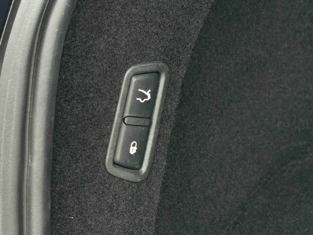 Maserati Levante 2016 3.0T Levante interior photo 14 Maserati Levante 2016 3.0T Levante interior photo 14