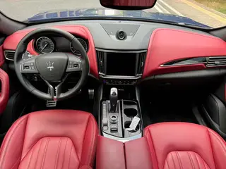 Maserati Levante 2022 2.0T GT Sharp Edition interior photo 8 Maserati Levante 2022 2.0T GT Sharp Edition interior photo 8