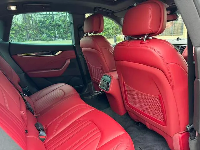 Maserati Levante 2022 2.0T GT Sharp Edition interior photo 9 Maserati Levante 2022 2.0T GT Sharp Edition interior photo 9