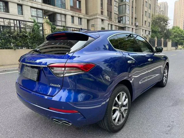 Maserati Levante 2022 2.0T GT Sharp Edition interior photo 12 Maserati Levante 2022 2.0T GT Sharp Edition interior photo 12