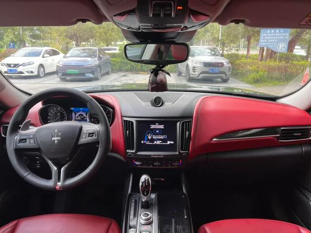 Maserati Levante 2016 3.0T Levante interior photo 14 Maserati Levante 2016 3.0T Levante interior photo 14