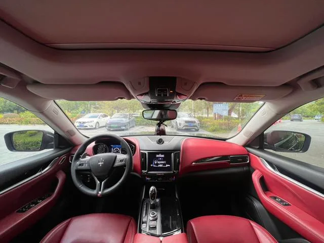 Maserati Levante 2016 3.0T Levante interior photo 16 Maserati Levante 2016 3.0T Levante interior photo 16