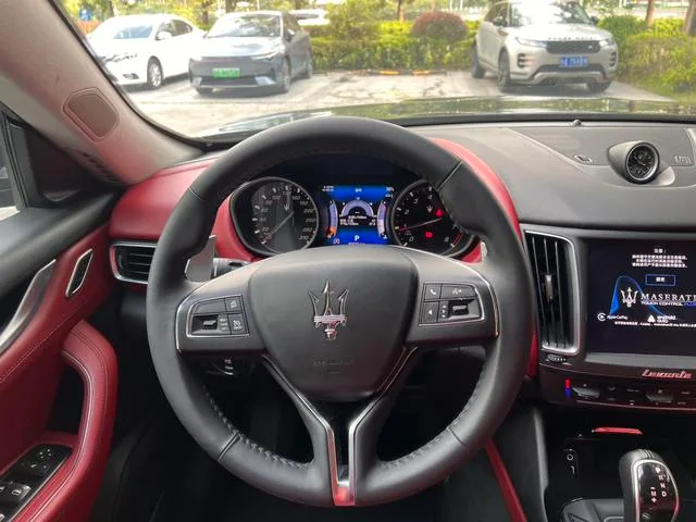 Maserati Levante 2016 3.0T Levante interior photo 17 Maserati Levante 2016 3.0T Levante interior photo 17