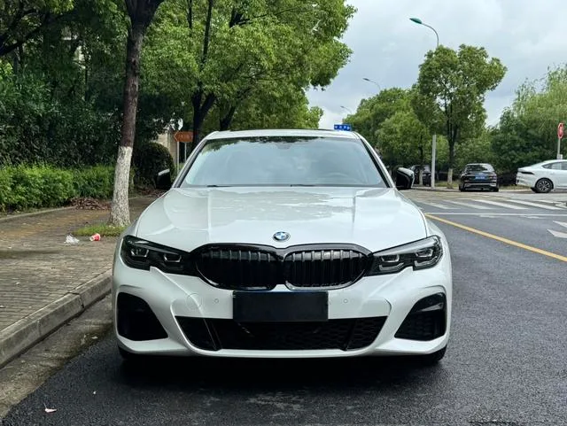 BMW 3 Series 2022 330i M Sports Night Suit exterior photo 2 BMW 3 Series 2022 330i M Sports Night Suit exterior photo 2