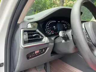 BMW 3 Series 2022 330i M Sports Night Suit interior photo 10 BMW 3 Series 2022 330i M Sports Night Suit interior photo 10