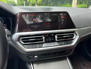 BMW 3 Series 2022 330i M Sports Night Suit interior photo 13 BMW 3 Series 2022 330i M Sports Night Suit interior photo 13