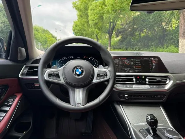 BMW 3 Series 2022 330i M Sports Night Suit interior photo 16 BMW 3 Series 2022 330i M Sports Night Suit interior photo 16