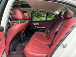 BMW 3 Series 2022 330i M Sports Night Suit interior photo 18 BMW 3 Series 2022 330i M Sports Night Suit interior photo 18