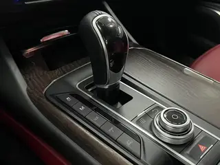 Maserati Levante 2016 3.0T Levante interior photo 14 Maserati Levante 2016 3.0T Levante interior photo 14