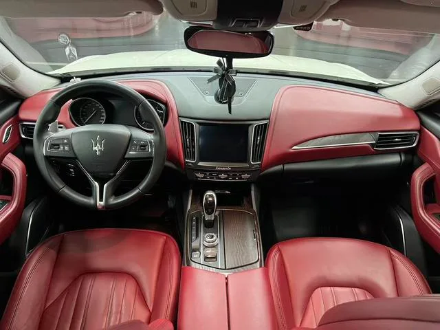 Maserati Levante 2016 3.0T Levante interior photo 18 Maserati Levante 2016 3.0T Levante interior photo 18