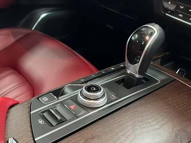 Maserati Levante 2016 3.0T Levante interior photo 20 Maserati Levante 2016 3.0T Levante interior photo 20