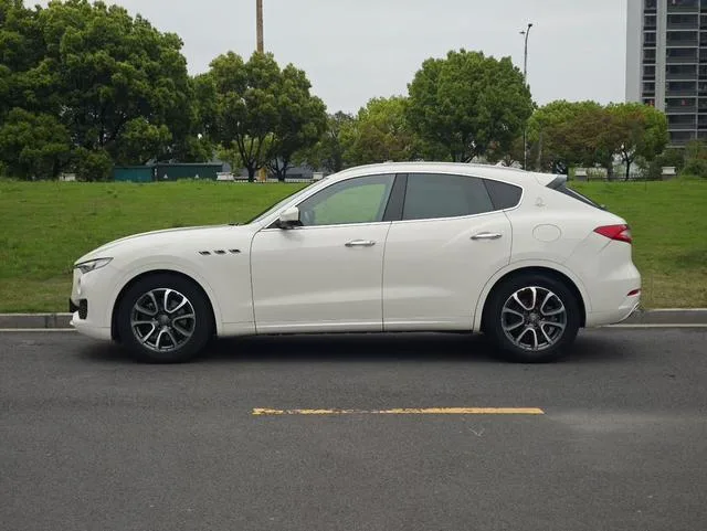 Maserati Levante 2016 3.0T Levante exterior photo 3 Maserati Levante 2016 3.0T Levante exterior photo 3