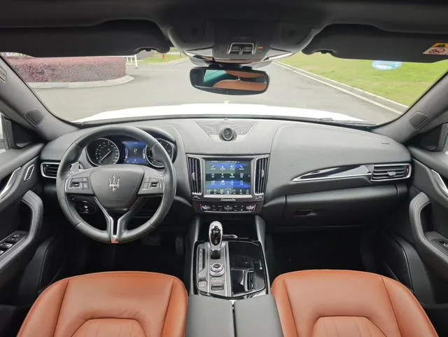 Maserati Levante 2016 3.0T Levante exterior photo 5 Maserati Levante 2016 3.0T Levante exterior photo 5