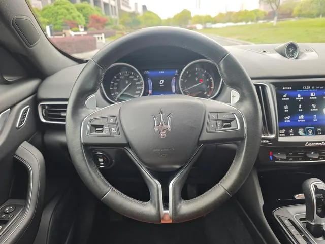 Maserati Levante 2016 3.0T Levante exterior photo 10 Maserati Levante 2016 3.0T Levante exterior photo 10