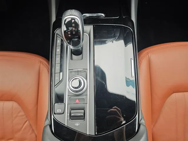Maserati Levante 2016 3.0T Levante interior photo 12 Maserati Levante 2016 3.0T Levante interior photo 12