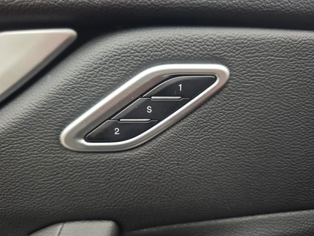Maserati Levante 2016 3.0T Levante interior photo 15 Maserati Levante 2016 3.0T Levante interior photo 15