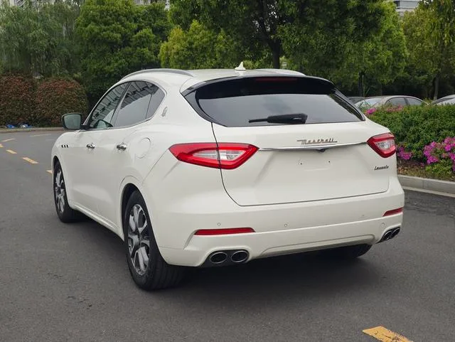 Maserati Levante 2016 3.0T Levante interior photo 20 Maserati Levante 2016 3.0T Levante interior photo 20