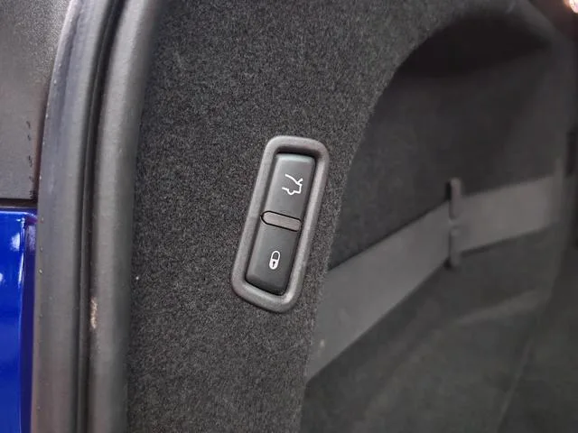 Maserati Levante 2016 3.0T Levante interior photo 18 Maserati Levante 2016 3.0T Levante interior photo 18