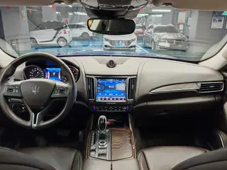 Maserati Levante 2016 3.0T Levante interior photo 19 Maserati Levante 2016 3.0T Levante interior photo 19