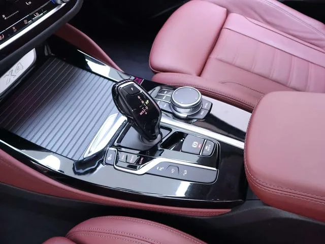 BMW X4 2021 xDrive25i M Conjunto deportivo interior foto 13 BMW X4 2021 xDrive25i M Conjunto deportivo interior foto 13