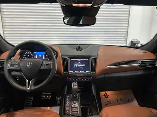 Maserati Levante 2019 3.0T 350Hp Standard Edition China V interior photo 10 Maserati Levante 2019 3.0T 350Hp Standard Edition China V interior photo 10
