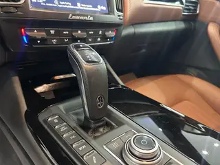 Maserati Levante 2019 3.0T 350Hp Standard Edition China V interior photo 11 Maserati Levante 2019 3.0T 350Hp Standard Edition China V interior photo 11