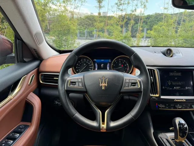 Maserati Levante 2016 3.0T Levante interior photo 8 Maserati Levante 2016 3.0T Levante interior photo 8