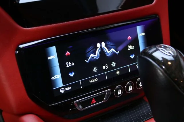 Maserati GranTurismo 2007 4.2L Standard Edition interior photo 12 Maserati GranTurismo 2007 4.2L Standard Edition interior photo 12