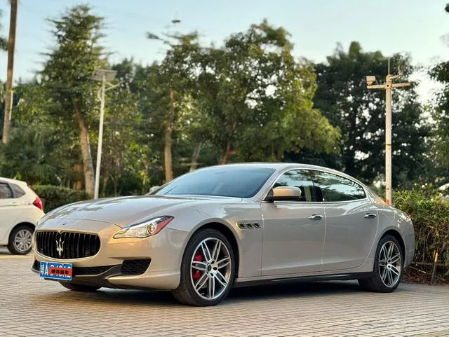 Maserati Quattroporte 2013 3.0T Tipo estándar exterior foto 1 Maserati Quattroporte 2013 3.0T Tipo estándar exterior foto 1