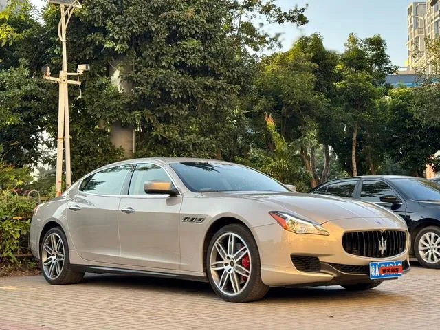 Maserati Quattroporte 2013 3.0T Tipo estándar exterior foto 3 Maserati Quattroporte 2013 3.0T Tipo estándar exterior foto 3